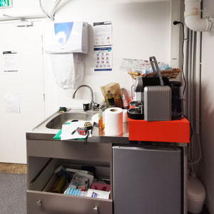 VUE SUR KITCHENETTE EXISTANTE