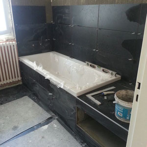 POSE DE LA BAIGNOIRE ET CARRELAGE