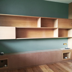 CHAMBRE : POSE DE L'ETAGERE, DU DRESSING ET DE LA TETE DE LIT
