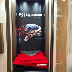 Roger Dubuis / visuels pour vitrine et PLV à partir d'une charte existante