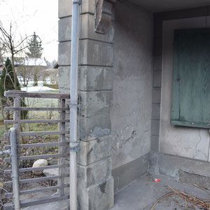 Sockel aus Berner Sandstein ersetzen, André Iseli Steinmetz