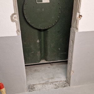 Durchbruch durch Betonwand