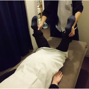 炭酸整体　股関節と膝関節の検査