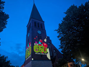 Lichtshow am Kirchturm