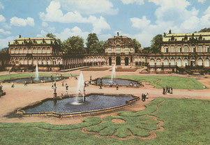 Dresden - Zwinger. Zwingerhof mit Wall - und Franzosischem Pavillon