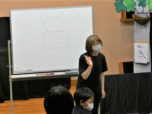 絵かきうたの様子