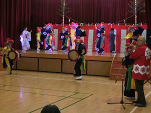 地域紹介④　長者さんさ踊り　大東町内での出演2回と限定し負担軽減する事で、伝承を継続。