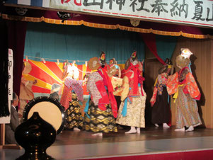 山神社奉納演芸会の様子