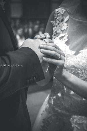 St. Gertrud Kirche, Hamburg, Hochzeit, liliaspoerhase, Fotografie, Lilia Spörhase, Sankt Gertrud, Uhlenhorst, Brautpaar, Ring, Ringtausch