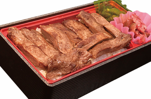 肉厚牛たん弁当(上)