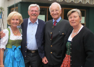 Gratulation beim 70sten in Schliersee: Edmund und Karin Stoiber mit Karl und Evi Kögl