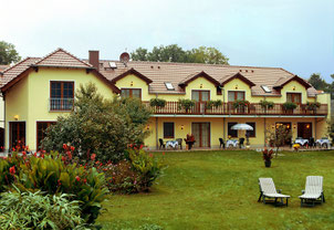 Gasthof & Pension "Zum Löwen" Gartenansicht