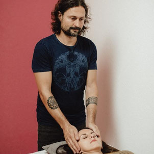 Essence Reiki Neuss: Reiki Energie, Reiki Therapie, Reiki Meditation, Reiki Entspannung, Chakren harmonisieren - Reiki Meister David Fernández Rosas