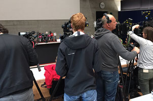 Journalisten und Kameraleute an der Medienkonferenz zum Fall Rupperswil in Schafisheim (AG)