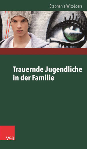Buchcover Trauernde Jugendliche in der Familie - zu sehen ist ein Jugendlicher mit einer Wollmütze vor einem Graffiti