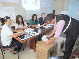 Junta receptora de votos. Ecuador.