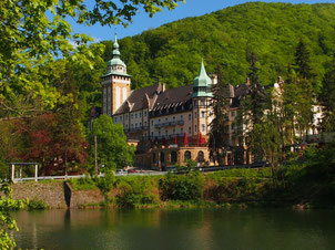 Kurort Belapatvalva, mit Kur-Hotel und eigener Bahnhof-Station