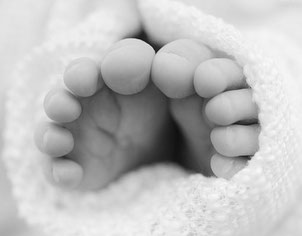 Lui Yeung Acupuncture and Fertility, Newborn baby's feet