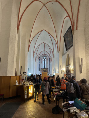 Taschenverkauf in der Hauptkirche St. Jacobi