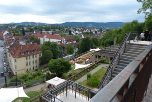 Blick vom Weinberg über Kassel bis zum Habichtswald und zu den Baunsbergen und Bauntal