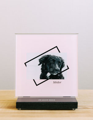 IQONIQ, plaque funéraire personnalisée