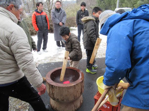 花泉　堤下集落自治会　花壇　整備　サルビア