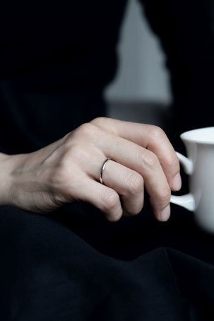 極細の結婚指輪 narrow ring