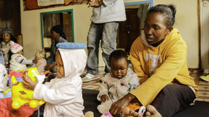 Antananarivo. Atelier d'éveil avec l'association KOZAMA.