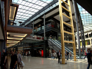 (c) 2013 Werner Langen - Eingangsbereich des Forum Duisburg