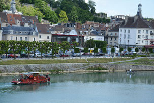 Et au milieu coule la Marne...