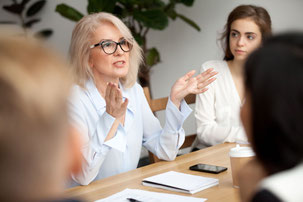 Berater müssen heute weltweit komplexe Arbeitsstrukturen überblicken. Dabei hilft die Vernetzung mit anderen Spezialisten.  Foto: djd/www.mittelstandsberater.de