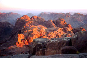 wenige Minuten leuchteten die Sinai-Felsen so rot