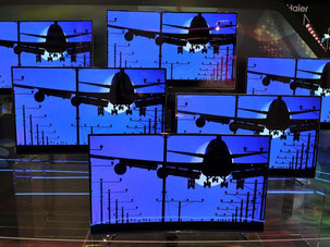 Curved-TVs mit gebogenem Bildschirm drängen immer mehr in den Markt. Im Vergleich zum flachen Display bieten sie allerdings kein besseres Bild, urteilt die Stiftung Warentest. Foto: Andrea Warnecke