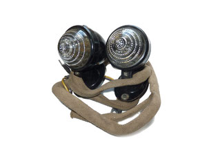 ПФ10 (PF10) Vordere Blinker und Standlicht GAZ 69M, GAZ 69AM. Side light and front indicator GAS 69M, GAS 69AM. Подфарники ГАЗ 69М, ГАЗ 69АМ.