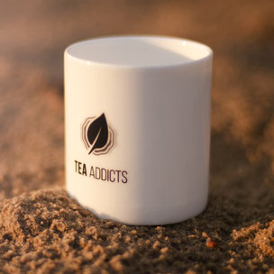 doppelwandiger Teetumbler aus Glas mit Deckel