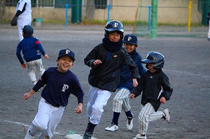 中学生軍から1点も奪えなかったので罰走。楽しそうに走っているんじゃないっ！！