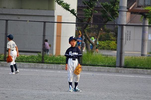 写真はありませんが、バットに球を当てることができたF君がベンチに帰ってきて「今のどう?」と嬉しそうに言ってきたのが印象に残りました。