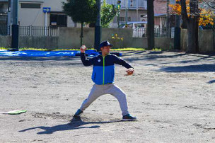 親子大会、第１プログラム「お父さんチームから１点取ったら勝ち！」ゲーム