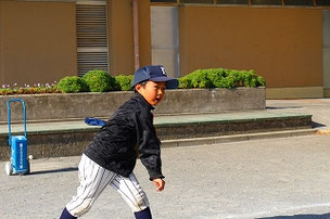 キャッチボールでお手本に選ばれたYUJ君。さすがです。