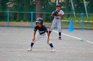 四球で出塁