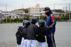 なんで群がっているの？？