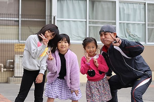 ピューマーズガールズのみなさんと、チアコーチ。　チアガール募集中です。6歳～48歳まで