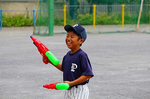 戦闘員５号。　声が大きいので、敵に作戦が筒抜けになるという大きな欠点が・・（笑）