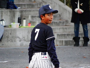 一塁ランナーが気になって、右から見て・・・