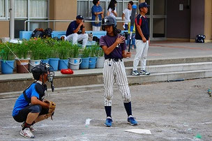 Y「中学生活がんばってるか？」　　中学生「はい」　　上から目線の6年生でした