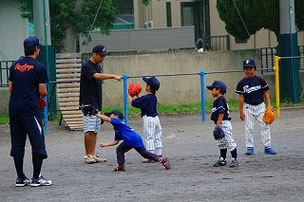 賑やかな低学年組。パパさんたちありがとうございました。