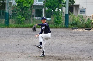 今日の投球練習は100点満点でした。　試合に来てちょーだい～～！！（熱望）