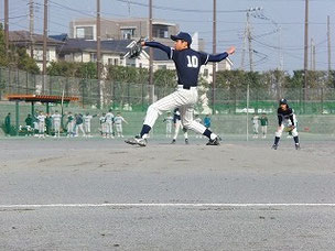 試合後、審判の方達はベタホメしていたそうです。コントロールが良くなったら凄い投手になると。