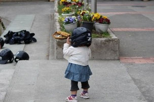 ふなっしーに続け? ピューマーズのゆるキャラ「ヘルメちゃん」
