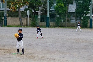 こんなちびっ子たちが2試合もよく戦いました。